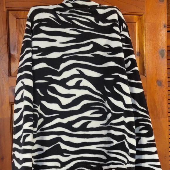 Effeci SzXl Zebra print cozy jacket. Super cute!! - Picture 2 of 6